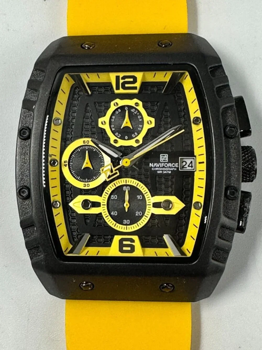 Naviforce Chronograph Watch Mens 42MM Black Yellow New Battery 10